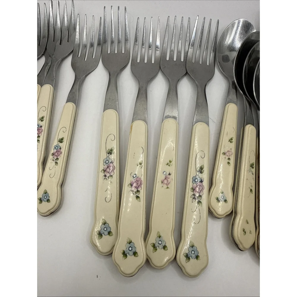 20 Pieces Pfaltzgraff TEA ROSE Stainless Plastic Handle Flatware